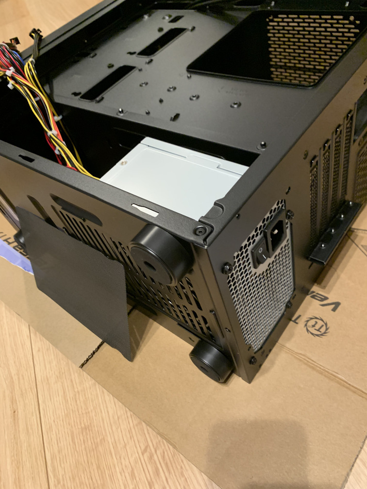 ケースへの電源取り付け